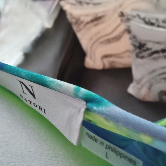 💚New Natori Belted Top💚 - Picture 3 of 3